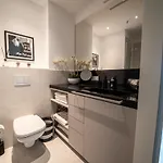 Luxury アパートホテル 4*