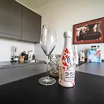 Luxury アパートホテル 4*
