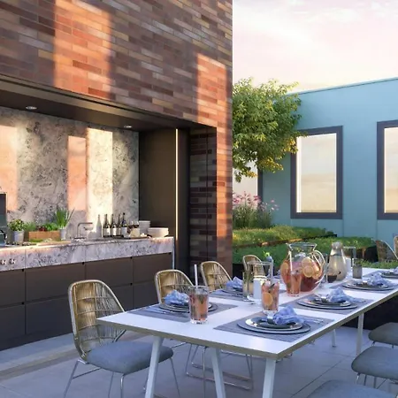 Luxury Aparthotel 4*